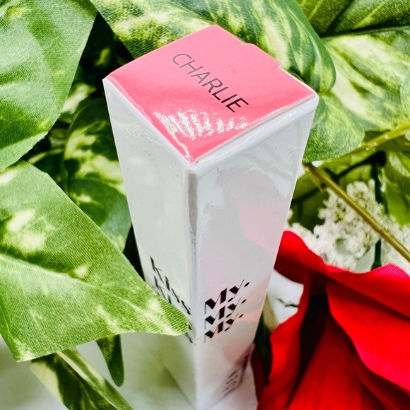 Roen Kiss My Liquid Lip Balm in Charlie - Picture 2 of 12